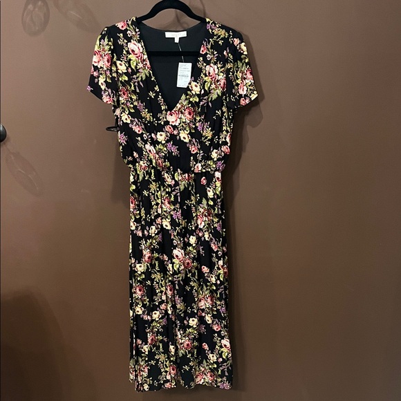 Wayf Dresses & Skirts - NWT Wayf Black Floral Midi Dress